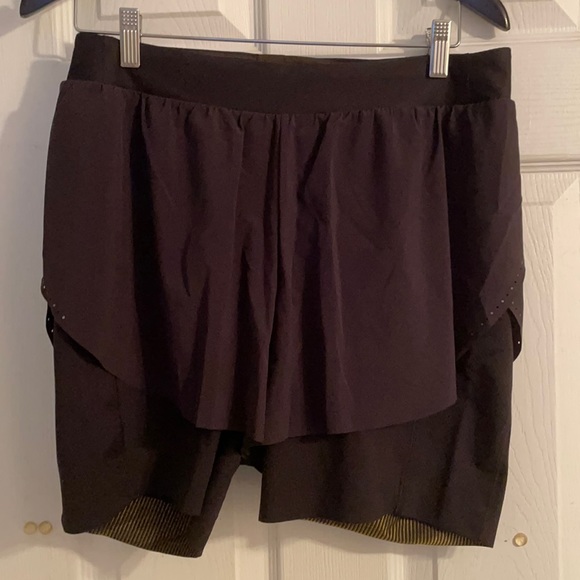 Lululemon 2-in-1 black short